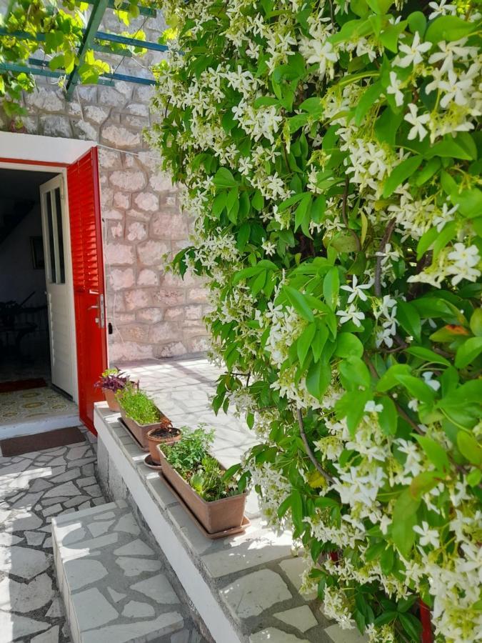 Вілла Stone House In Buljarica Petrovac Екстер'єр фото