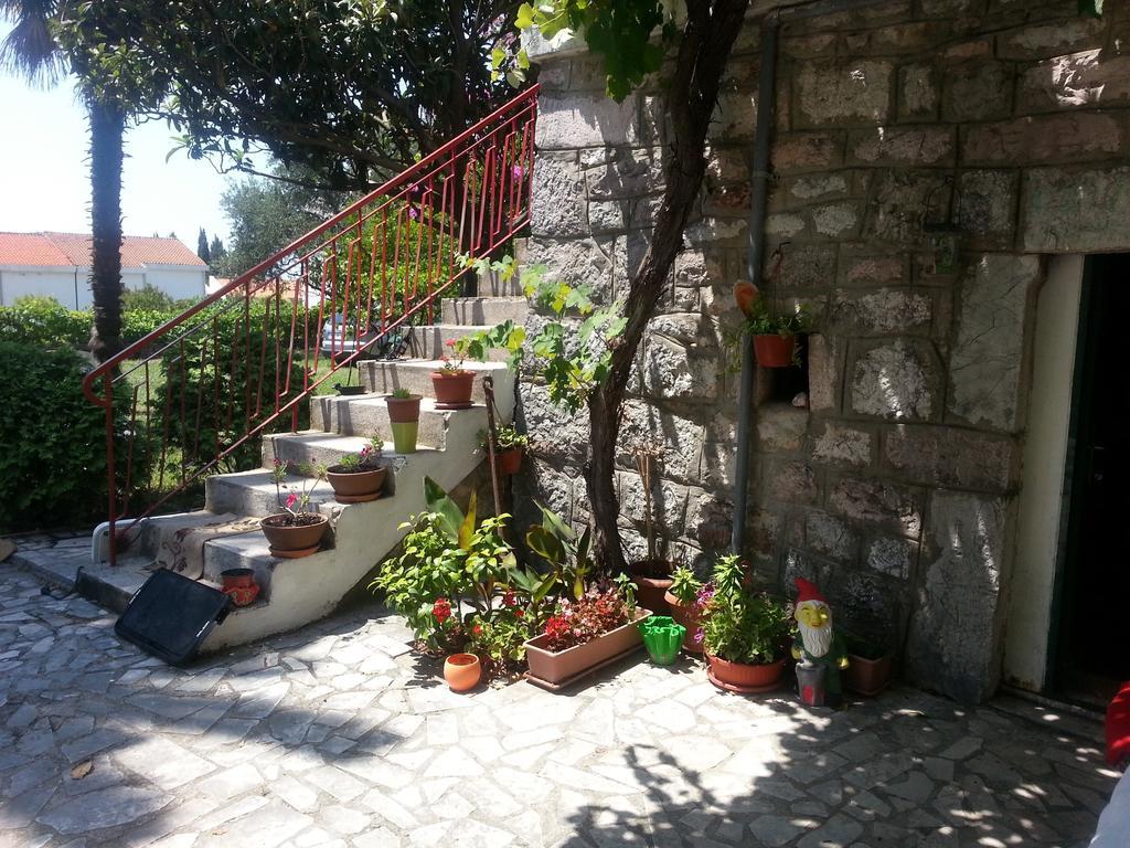 Вілла Stone House In Buljarica Petrovac Номер фото